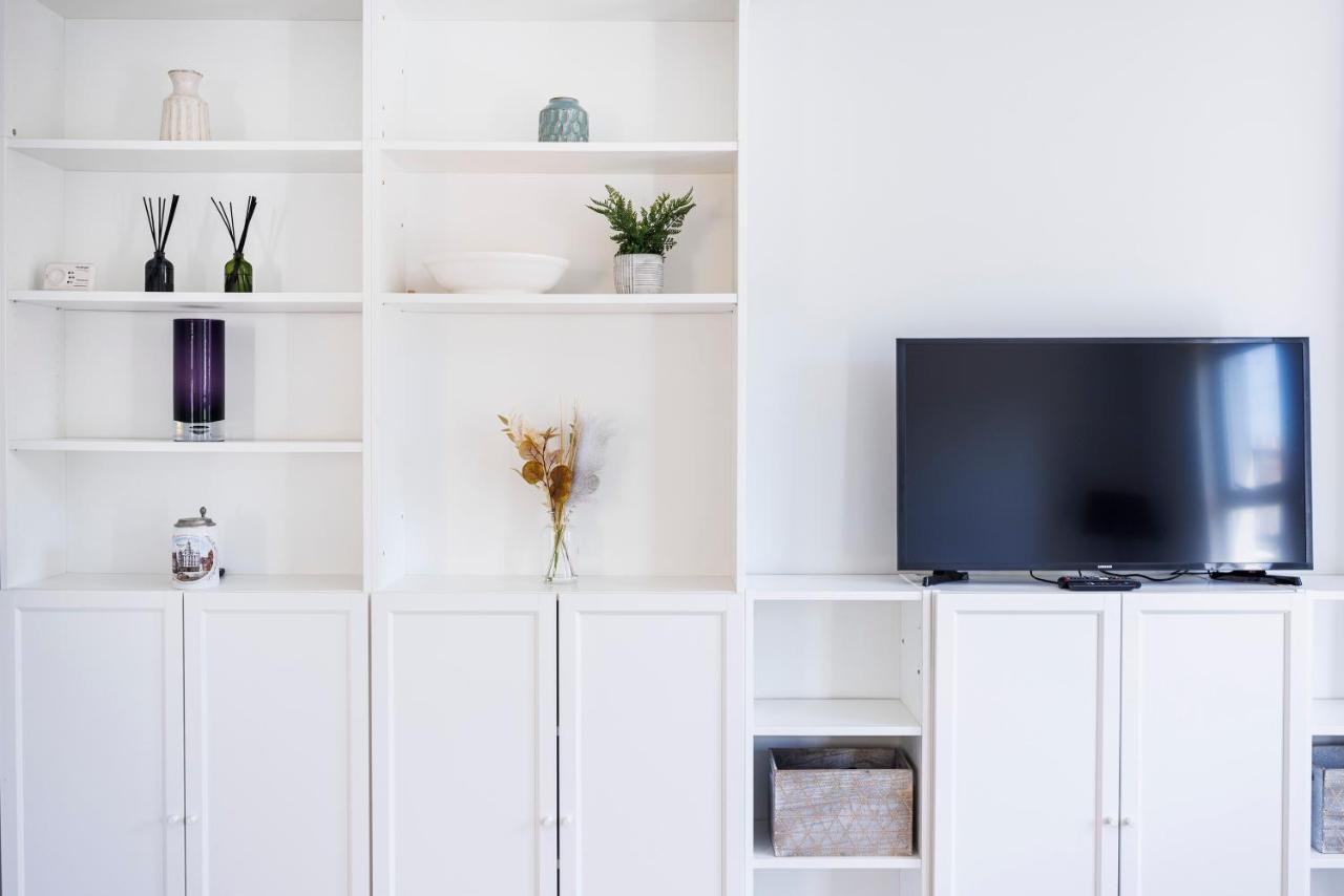 Welcomestay Colliers Wood Two Bed Apartment - Home Away From Home Лондон Экстерьер фото